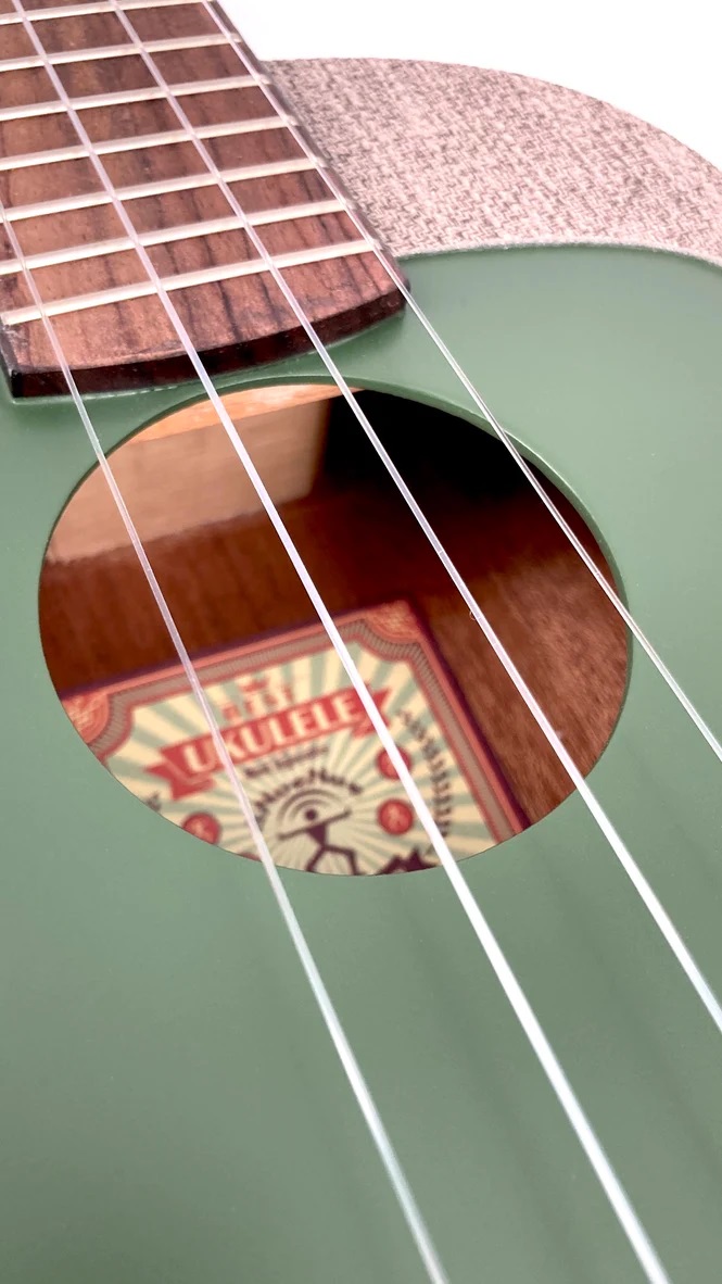 aNueNue UC10 , black forest