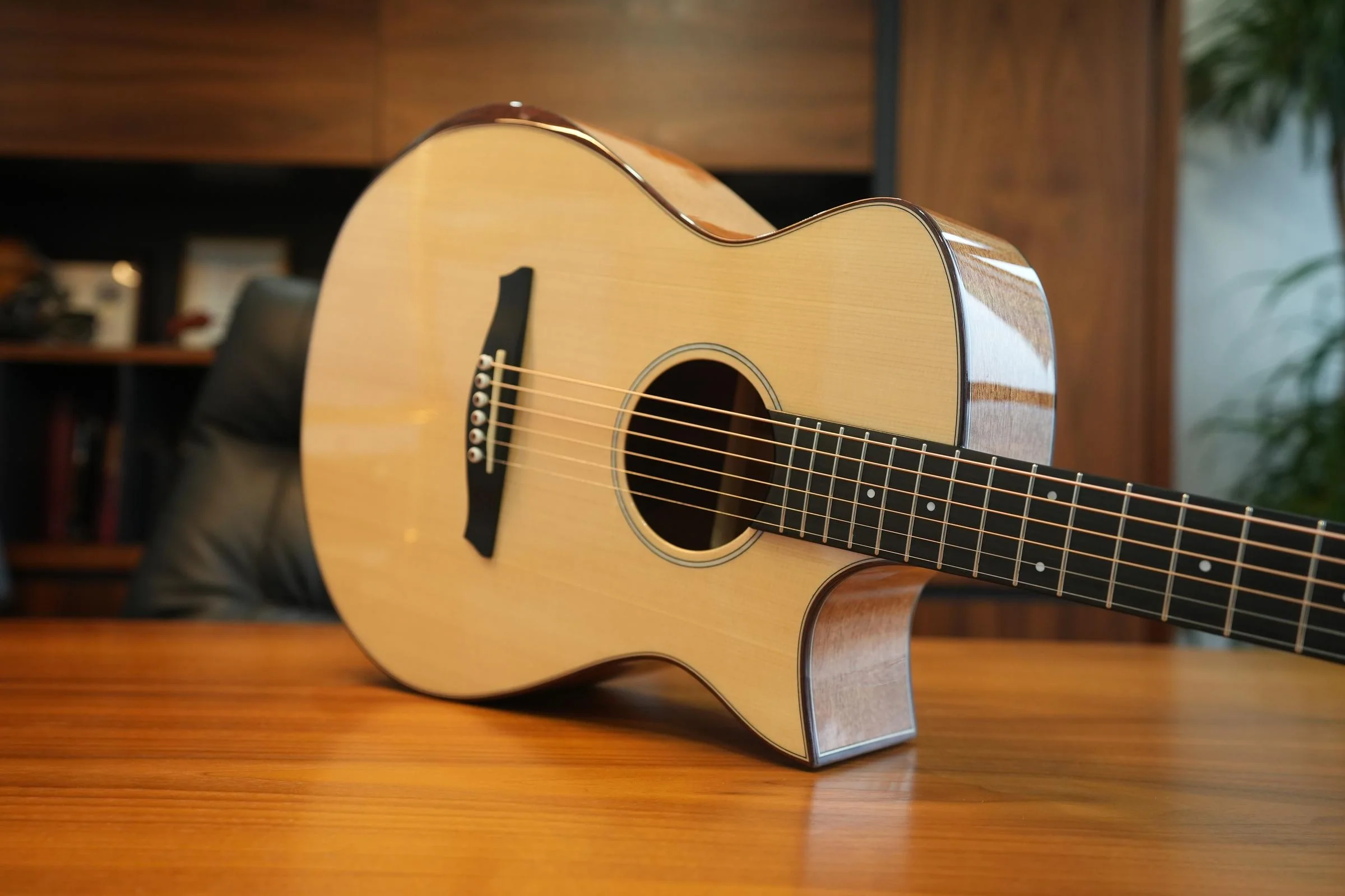 Natasha R4 Akustikgitarre 40" Raindrop vollmassiv