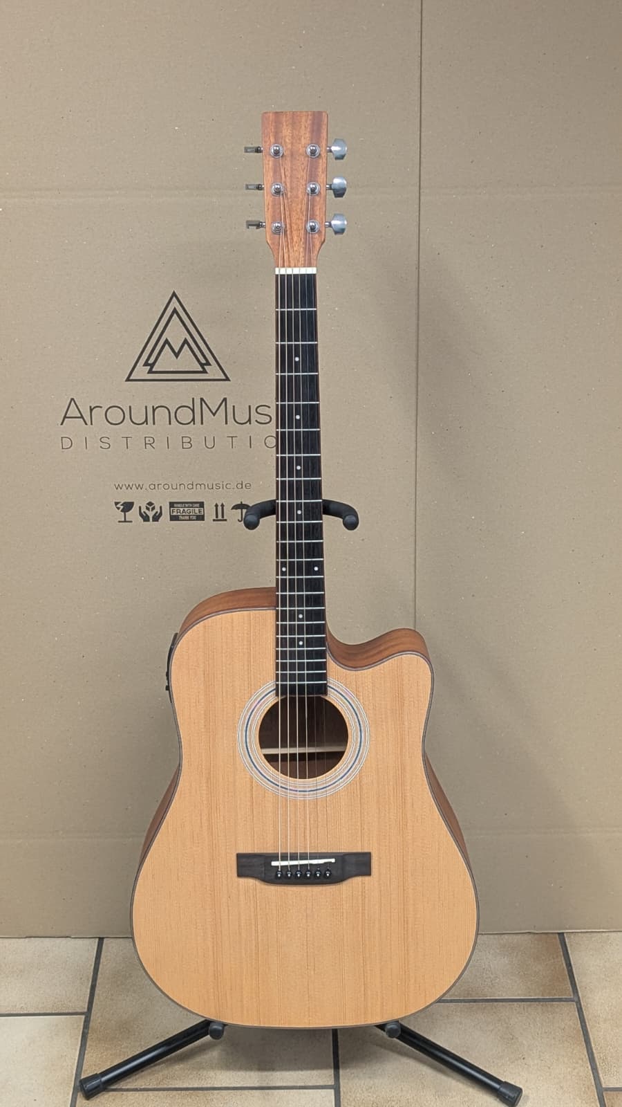 NoName Dreadnought Gitarre, D13CE