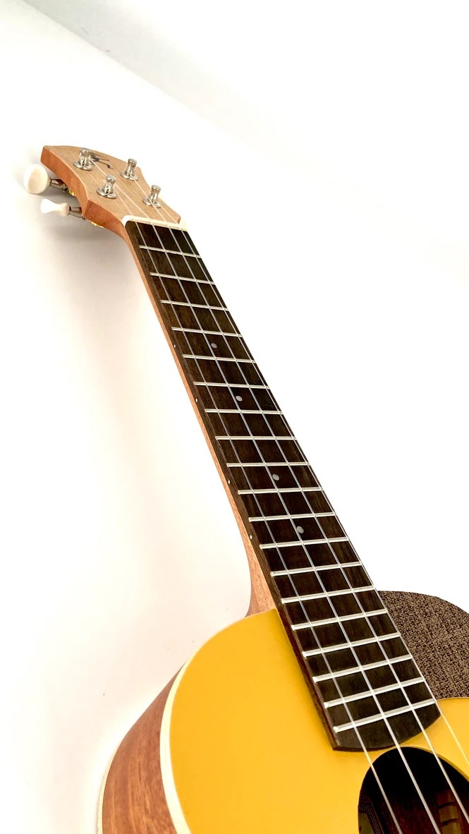 aNueNue UC10, golden glow