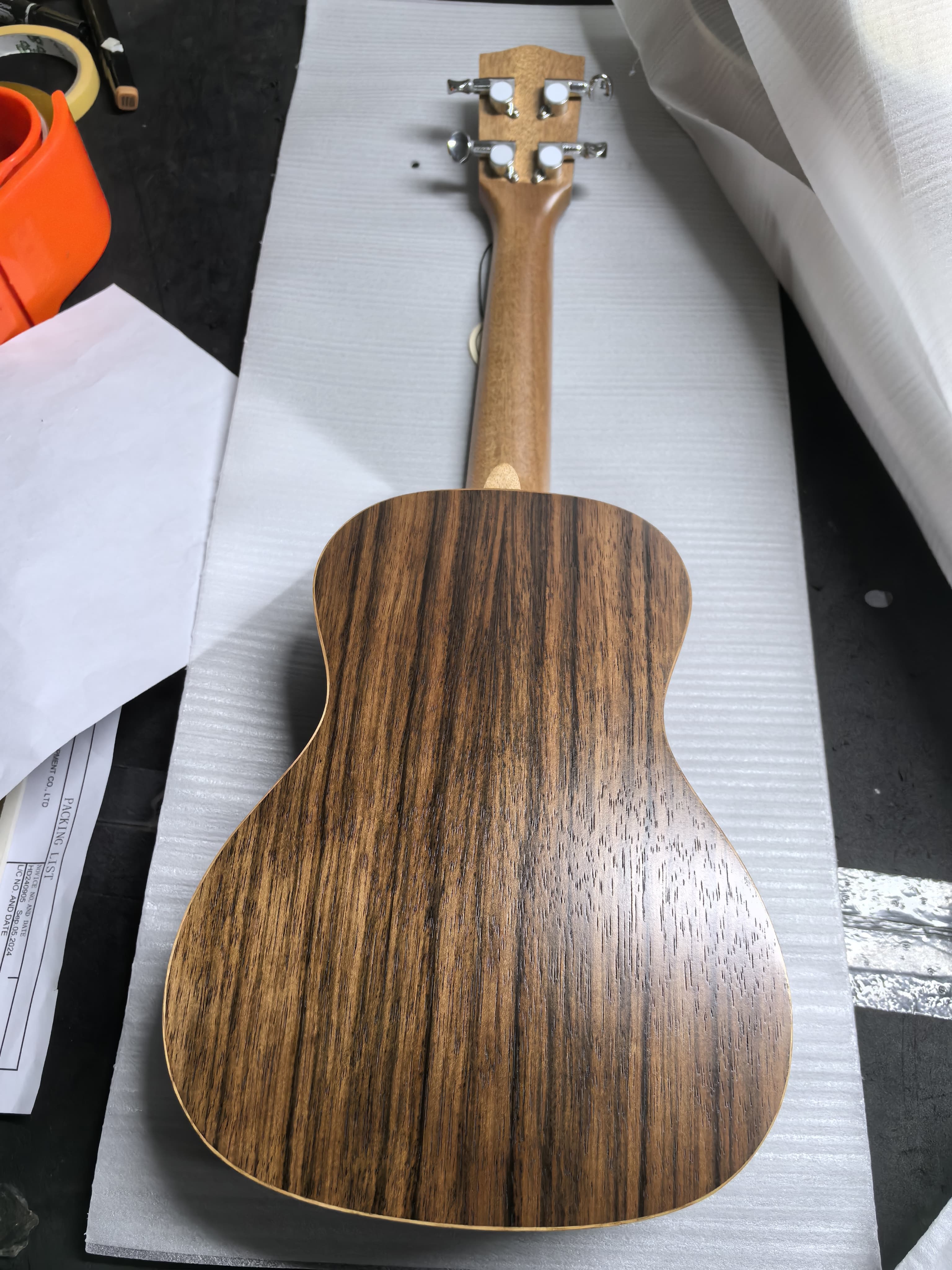 NoName Ukulele Konzert Ebony - EERB