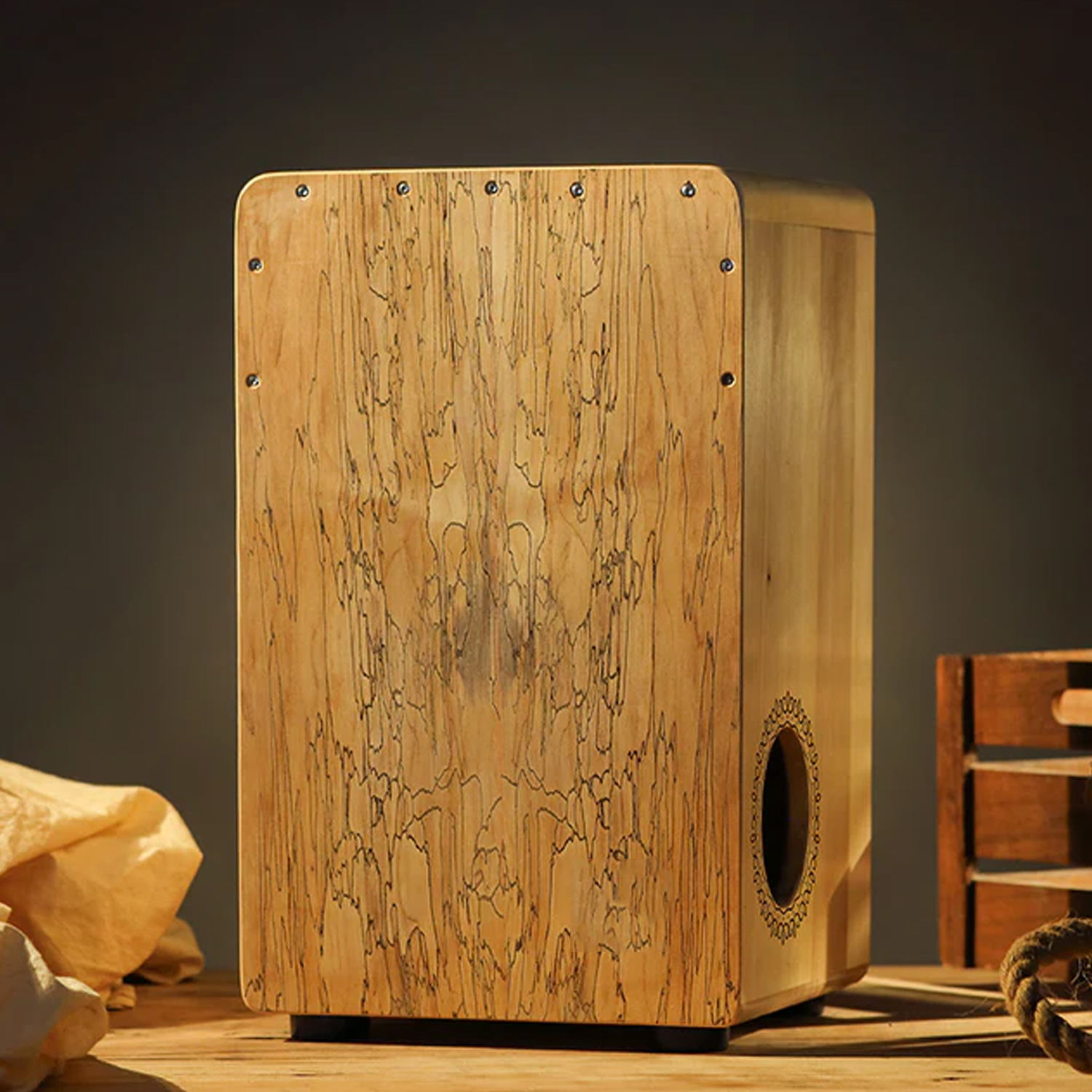 U-Turn Cajon 50 – Premium Cajon Spalted Maple mit Soundhole